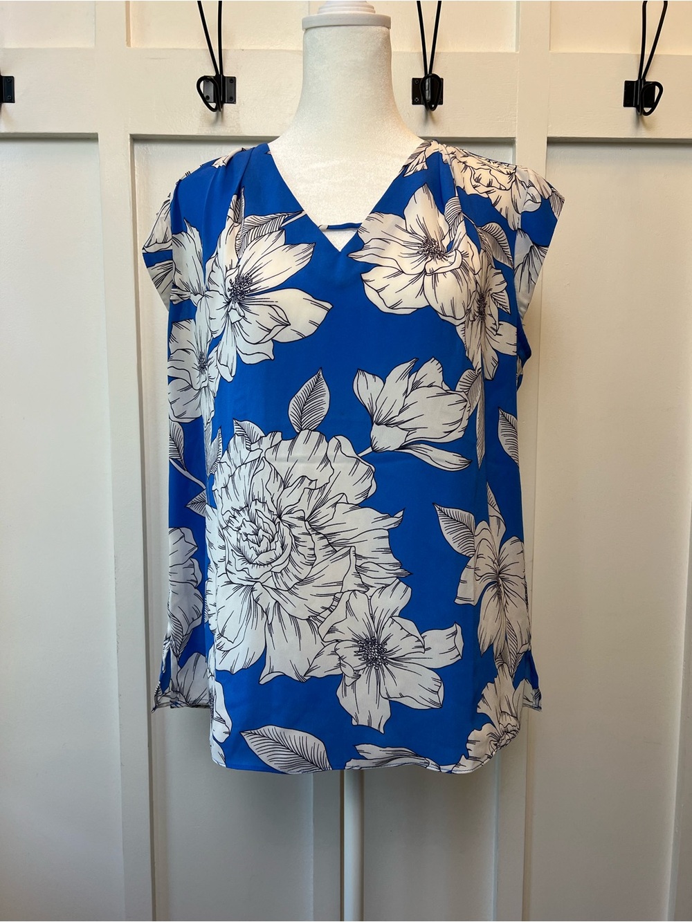Banana Republic Siz Small Sleeveless Lightweight Tank Top Blue White Floral Boho